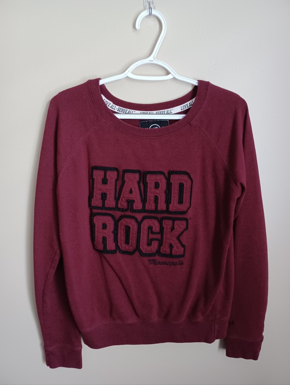 Women's Size L Hard Rock Cafe Minneapolis Red‎ Cotton Polyester Sweatshirt Top